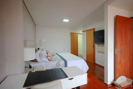 Casa à venda com 400m², 5 quartos e 4 vagasSuite Master