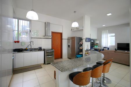 Casa à venda com 400m², 5 quartos e 4 vagasCozinha