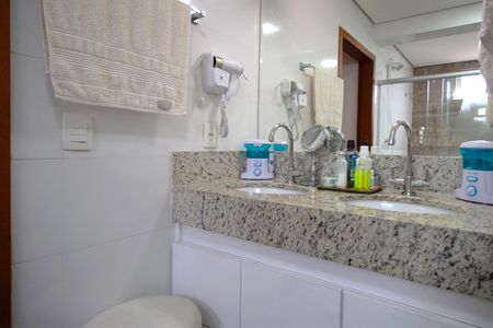 Casa à venda com 400m², 5 quartos e 4 vagasBanheiro da Suíte Master