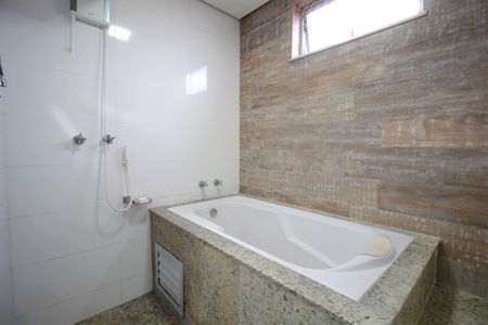 Casa à venda com 400m², 5 quartos e 4 vagasBanheiro da Suíte Master