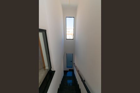 Casa de condomínio à venda com 84m², 2 quartos e 1 vaga Casa de condomínio à venda com 84m², 2 quartos e 1 vagaEscada