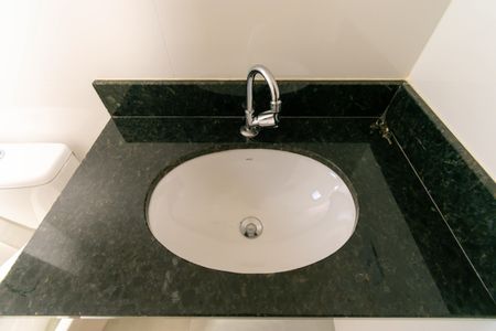 Casa de condomínio à venda com 84m², 2 quartos e 1 vaga Casa de condomínio à venda com 84m², 2 quartos e 1 vagaBanheiro