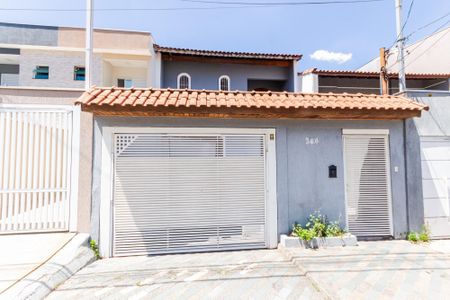 Casa à venda com 417m², 4 quartos e 6 vagas Casa à venda com 417m², 4 quartos e 6 vagasFachada