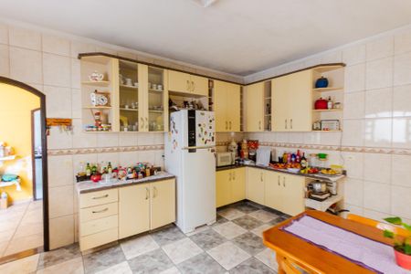 Casa à venda com 417m², 4 quartos e 6 vagas Casa à venda com 417m², 4 quartos e 6 vagasCozinha