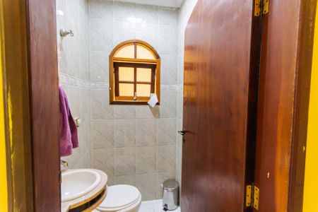 Casa à venda com 417m², 4 quartos e 6 vagas Casa à venda com 417m², 4 quartos e 6 vagasBanheiro Social