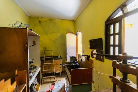 Casa à venda com 417m², 4 quartos e 6 vagas Casa à venda com 417m², 4 quartos e 6 vagasDepósito