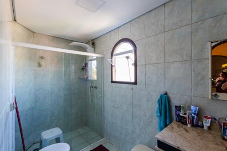 Casa à venda com 417m², 4 quartos e 6 vagas Casa à venda com 417m², 4 quartos e 6 vagasBanheiro de Serviço