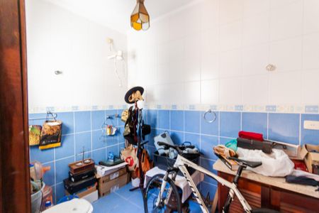 Casa à venda com 417m², 4 quartos e 6 vagas Casa à venda com 417m², 4 quartos e 6 vagasBanheiro do Quarto 4