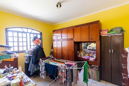 Casa à venda com 417m², 4 quartos e 6 vagas Casa à venda com 417m², 4 quartos e 6 vagasQuarto de Serviço