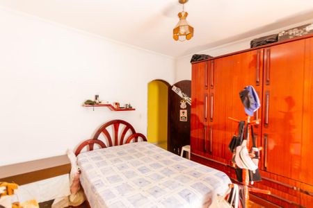 Casa à venda com 417m², 4 quartos e 6 vagas Casa à venda com 417m², 4 quartos e 6 vagasQuarto 4