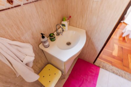 Casa à venda com 417m², 4 quartos e 6 vagas Casa à venda com 417m², 4 quartos e 6 vagasBanheiro do Quarto 2