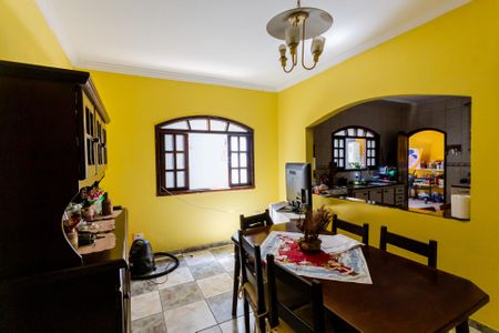 Casa à venda com 417m², 4 quartos e 6 vagas Casa à venda com 417m², 4 quartos e 6 vagasCopa