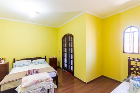 Casa à venda com 417m², 4 quartos e 6 vagas Casa à venda com 417m², 4 quartos e 6 vagasQuarto 1