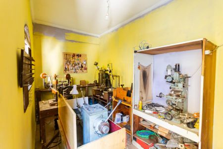 Casa à venda com 417m², 4 quartos e 6 vagas Casa à venda com 417m², 4 quartos e 6 vagasDepósito