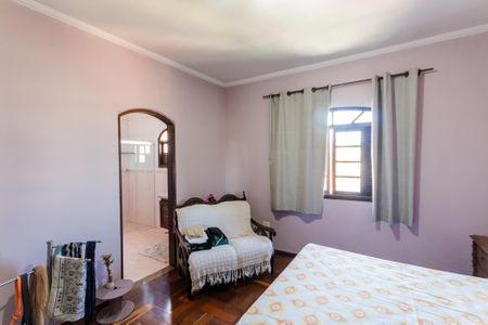 Casa à venda com 417m², 4 quartos e 6 vagas Casa à venda com 417m², 4 quartos e 6 vagasQuarto 3