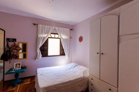 Casa à venda com 417m², 4 quartos e 6 vagas Casa à venda com 417m², 4 quartos e 6 vagasQuarto 2