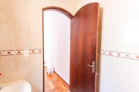 Casa à venda com 417m², 4 quartos e 6 vagas Casa à venda com 417m², 4 quartos e 6 vagasBanheiro do Quarto 2