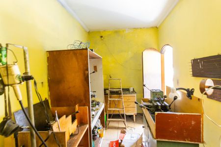 Casa à venda com 417m², 4 quartos e 6 vagas Casa à venda com 417m², 4 quartos e 6 vagasDepósito