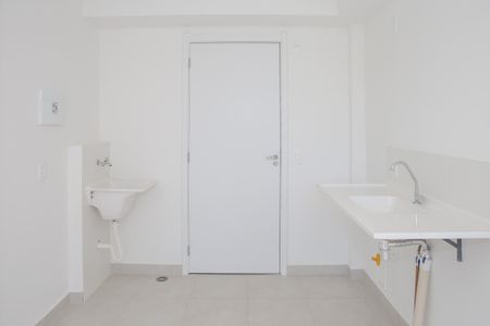 Apartamento à venda com 27m², 1 quarto e sem vaga Apartamento à venda com 27m², 1 quarto e sem vagaCozinha e Área de Serviço