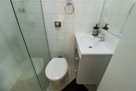 Casa à venda com 220m², 3 quartos e 2 vagasQuarto de Serviço e Banheiro de Serviço