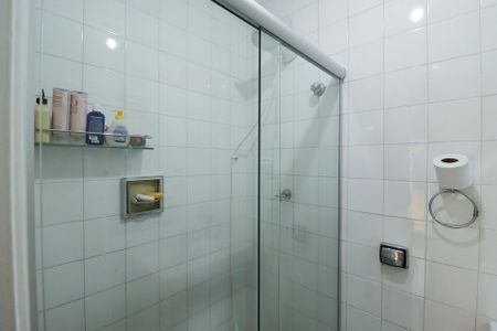 Casa à venda com 220m², 3 quartos e 2 vagasQuarto de Serviço e Banheiro de Serviço