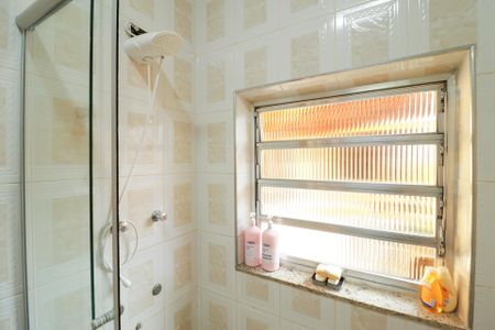 Casa à venda com 220m², 3 quartos e 2 vagasBanheiro da Suíte