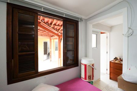 Casa à venda com 220m², 3 quartos e 2 vagasQuarto de Serviço e Banheiro de Serviço