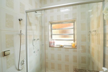 Casa à venda com 220m², 3 quartos e 2 vagasBanheiro da Suíte