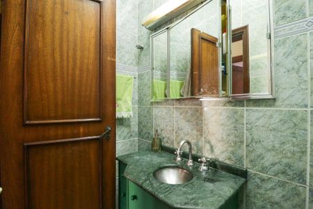 Casa à venda com 220m², 3 quartos e 2 vagasBanheiro Social