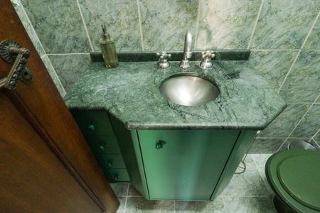 Casa à venda com 220m², 3 quartos e 2 vagasBanheiro Social