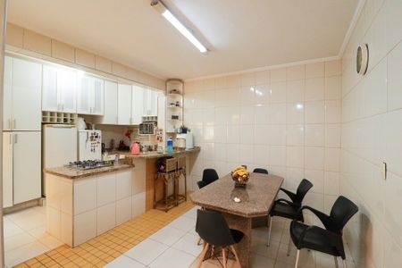 Casa à venda com 220m², 3 quartos e 2 vagasCozinha