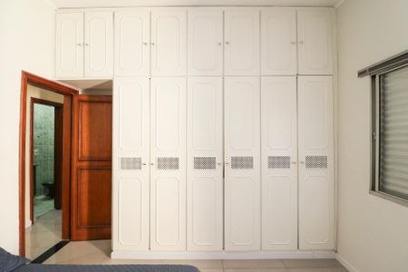 Casa à venda com 220m², 3 quartos e 2 vagasQuarto 1