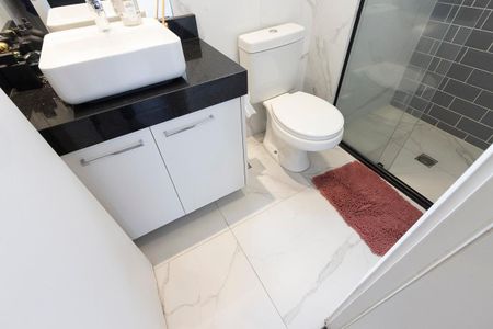 Apartamento à venda com 62m², 2 quartos e 1 vaga Apartamento à venda com 62m², 2 quartos e 1 vagaBanheiro