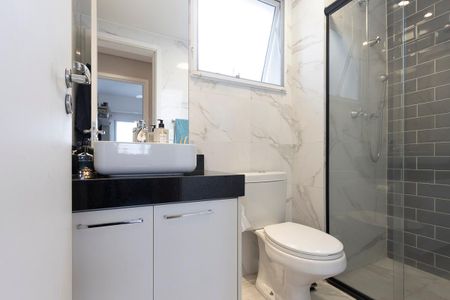 Apartamento à venda com 62m², 2 quartos e 1 vaga Apartamento à venda com 62m², 2 quartos e 1 vagaBanheiro