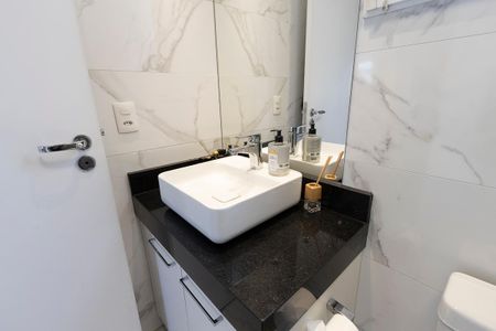 Apartamento à venda com 62m², 2 quartos e 1 vaga Apartamento à venda com 62m², 2 quartos e 1 vagaBanheiro