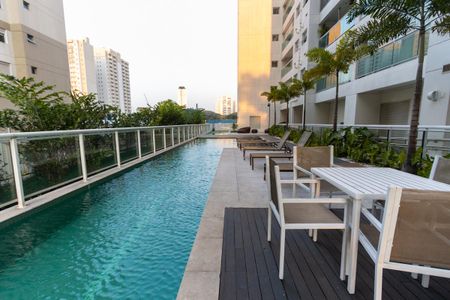 Apartamento à venda com 62m², 2 quartos e 1 vaga Apartamento à venda com 62m², 2 quartos e 1 vagaÁrea comum - Piscina