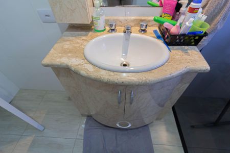 Casa à venda com 136m², 3 quartos e 1 vaga Casa à venda com 136m², 3 quartos e 1 vagaBanheiro