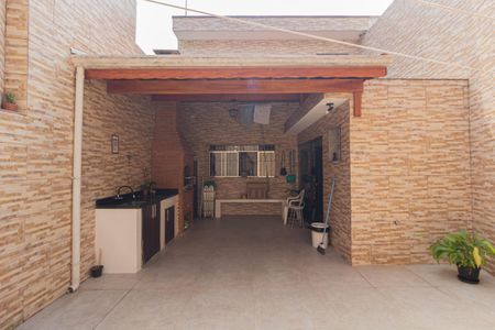 Casa à venda com 136m², 3 quartos e 1 vaga Casa à venda com 136m², 3 quartos e 1 vagaQuintal