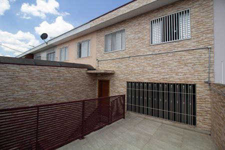 Casa à venda com 136m², 3 quartos e 1 vaga Casa à venda com 136m², 3 quartos e 1 vagaVaranda