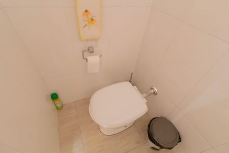 Casa à venda com 136m², 3 quartos e 1 vaga Casa à venda com 136m², 3 quartos e 1 vagaBanheiro de Serviço