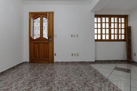 Casa para alugar com 133m², 3 quartos e 2 vagas Casa para alugar com 133m², 3 quartos e 2 vagasSala