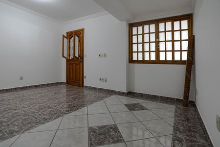 Casa para alugar com 133m², 3 quartos e 2 vagasSala
