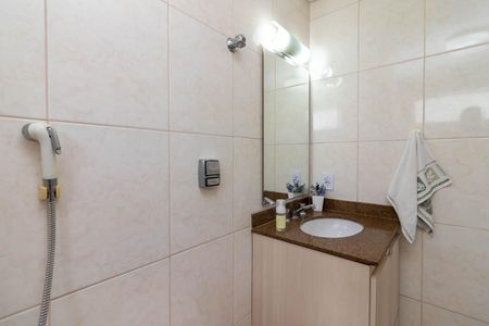 Apartamento à venda com 120m², 3 quartos e 2 vagas Apartamento à venda com 120m², 3 quartos e 2 vagasBanheiro da Suíte