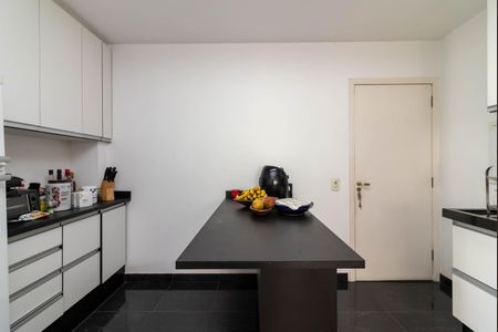 Apartamento à venda com 120m², 3 quartos e 2 vagas Apartamento à venda com 120m², 3 quartos e 2 vagasCozinha