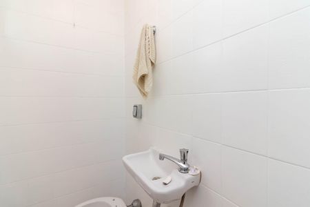 Apartamento à venda com 120m², 3 quartos e 2 vagas Apartamento à venda com 120m², 3 quartos e 2 vagasBanheiro de Serviço