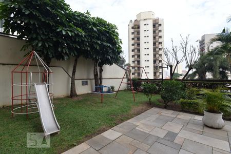 Apartamento à venda com 120m², 3 quartos e 2 vagas Apartamento à venda com 120m², 3 quartos e 2 vagasÁrea comum - Playground