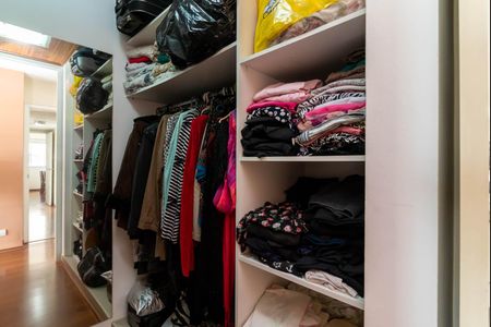 Apartamento à venda com 120m², 3 quartos e 2 vagas Apartamento à venda com 120m², 3 quartos e 2 vagasSuíte - Closet