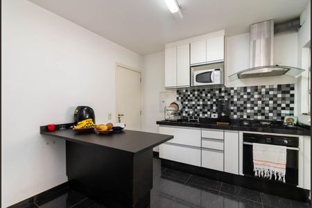 Apartamento à venda com 120m², 3 quartos e 2 vagas Apartamento à venda com 120m², 3 quartos e 2 vagasCozinha