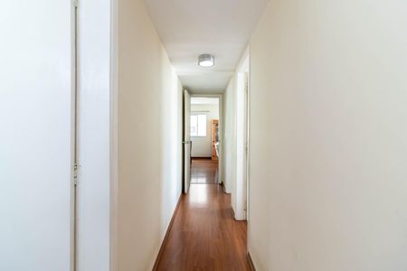 Apartamento à venda com 120m², 3 quartos e 2 vagas Apartamento à venda com 120m², 3 quartos e 2 vagasCorredor dos Quartos