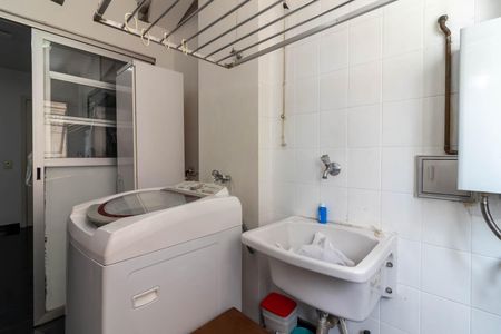 Apartamento à venda com 120m², 3 quartos e 2 vagas Apartamento à venda com 120m², 3 quartos e 2 vagasÁrea de Serviço
